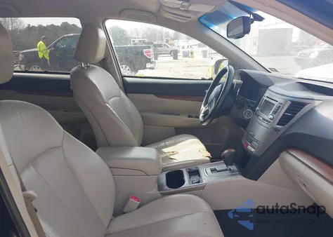 2013 Subaru Outback 2.5I Limited z USA, uszkodzony, nr VIN 4S4BRCJC7D3303382